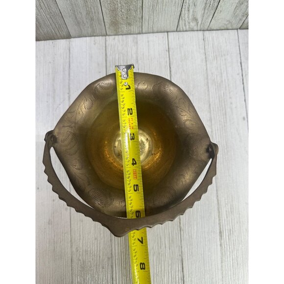 Vintage Solid Brass Basket with Handle Ruffled Scalloped Edge - Made in India - Picture 8 of 8
